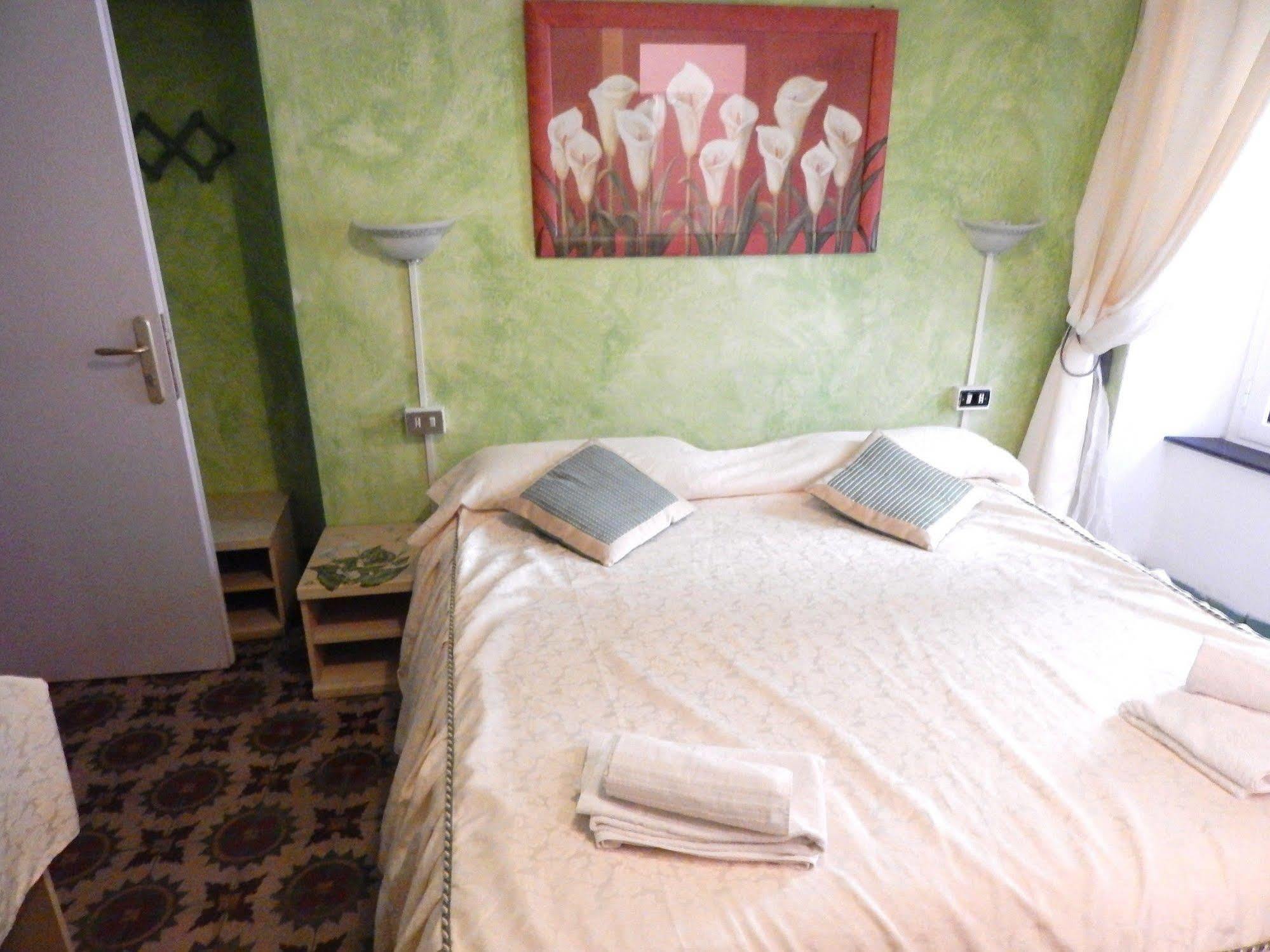 Hotel Glicine ノーリ エクステリア 写真
